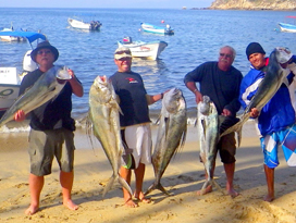 miramar yelapa guests with fish after going sport fishing